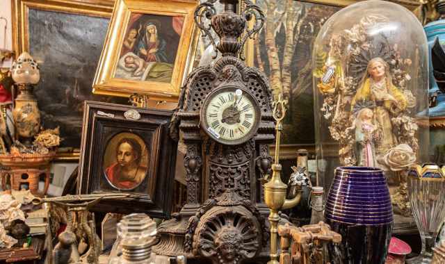 Il "piccolo mondo antico" degli antiquari baresi: Tuteliamo le epoche perdute